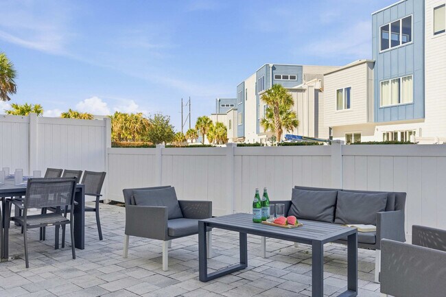 Building Photo - 7770 Sandy Ridge Dr