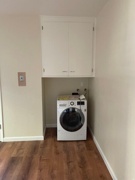 Washer/Drywe - 2934 Brookdale Ave