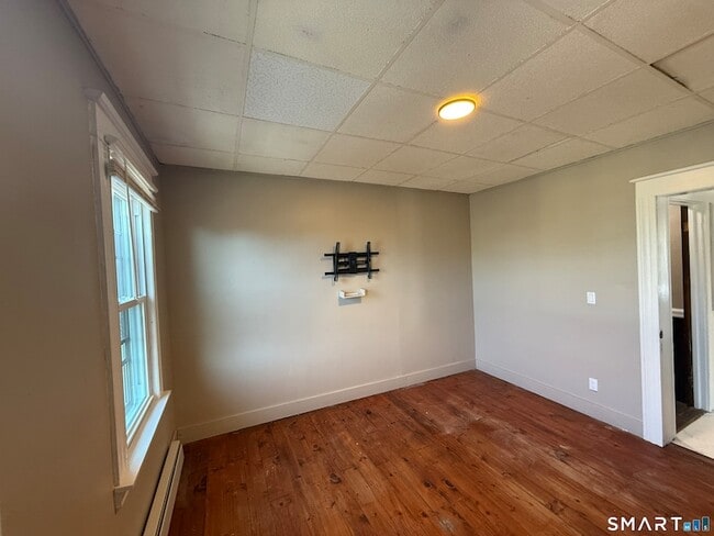 Building Photo - 154 Daly Ave