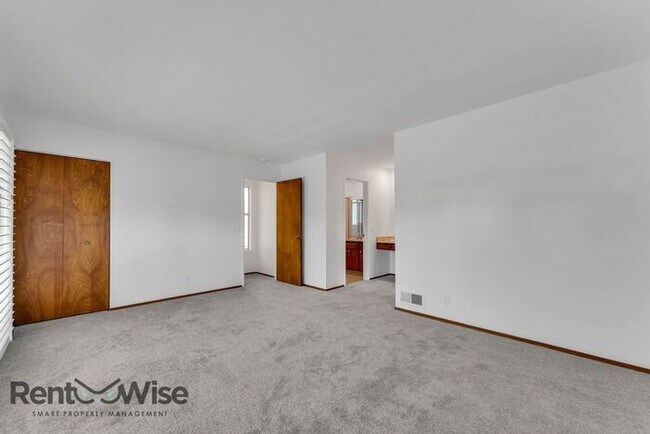 Building Photo - 1534 Whipple Ave