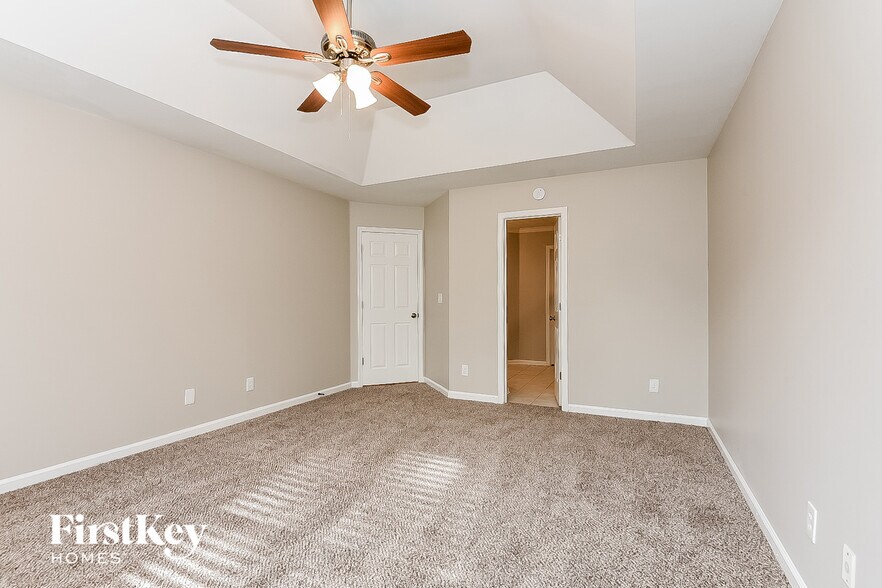 Building Photo - 920 Springer Ct