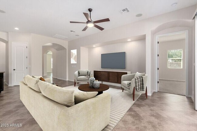 Building Photo - Stunning 4 bedroom, 3 bathroom home in the...