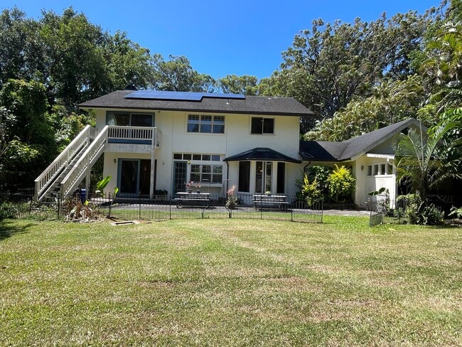 Building Photo - Spacious 4-Bedroom Retreat in Haiku with S...