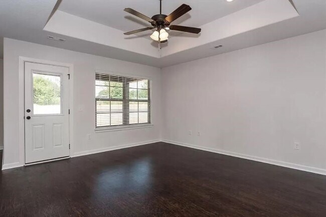 Building Photo - 102 Kindley Ct