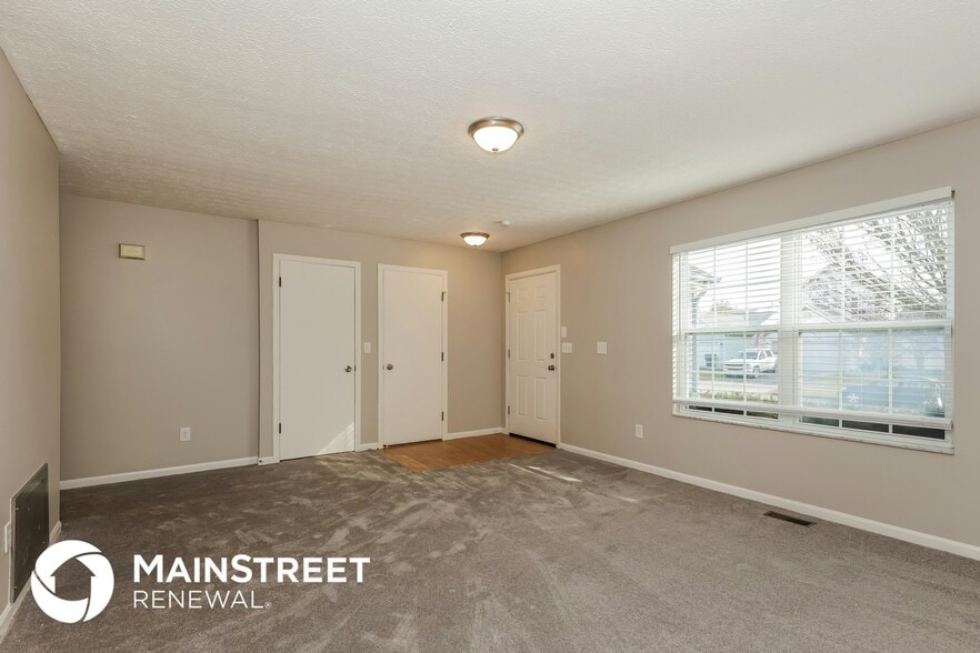 Building Photo - 2079 Queens Meadow Ln