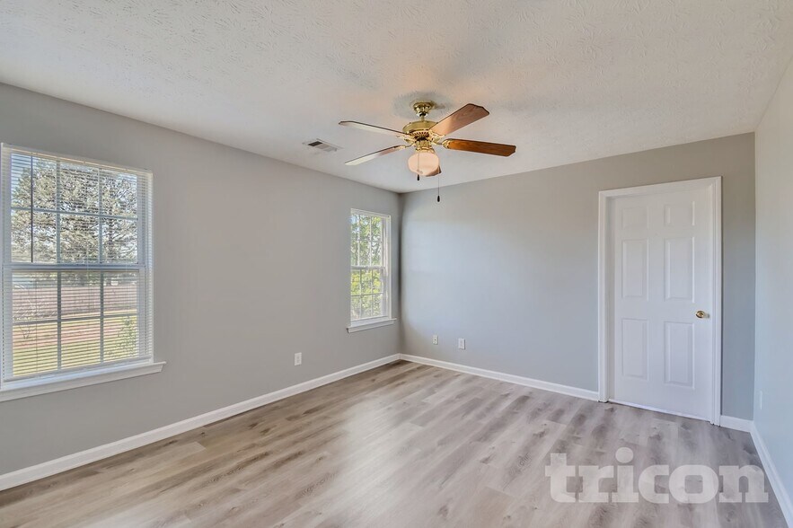 Building Photo - 790 White Dove Dr