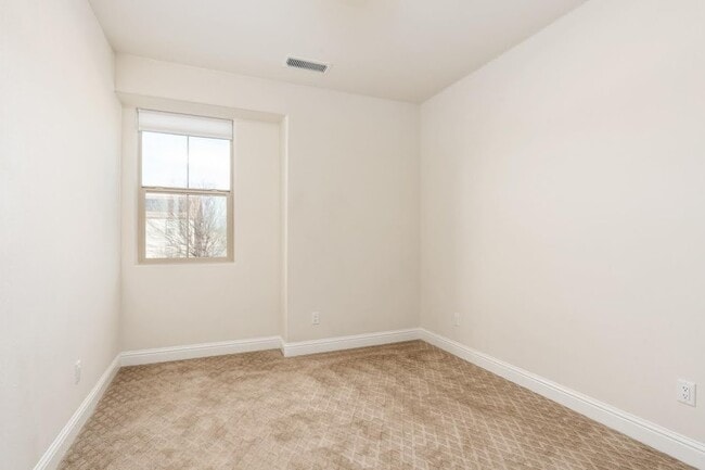 Building Photo - 1383 E Via Azzurra Way