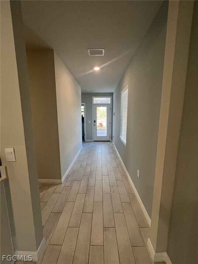 Building Photo - 11228 Sunset Preserve Dr