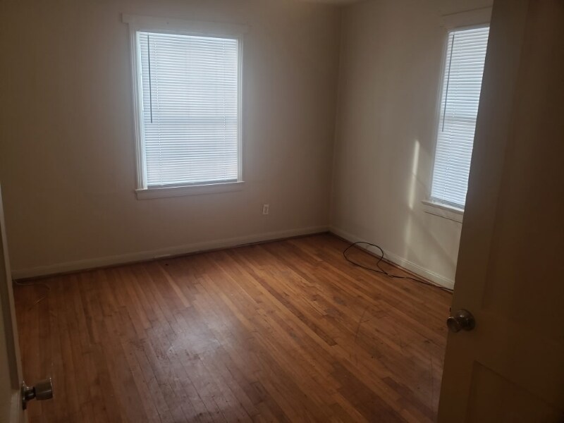 Building Photo - 5 Phyllis St