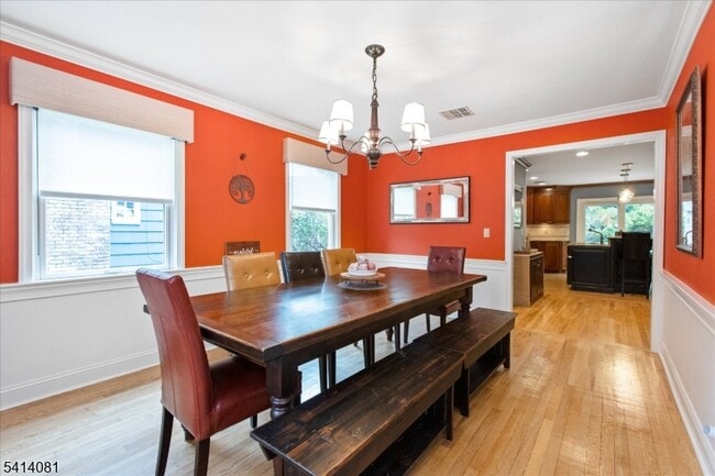 Building Photo - 460 Grove St