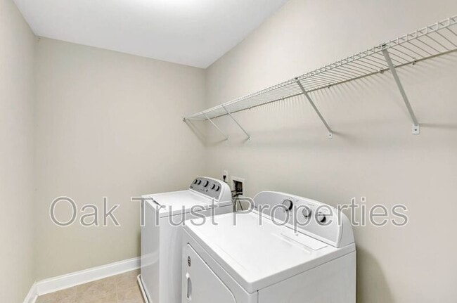 Building Photo - 4120 Rigsby Ln