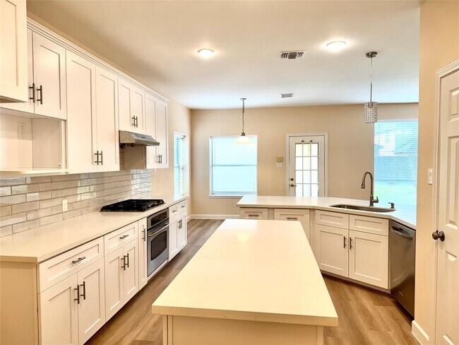 Building Photo - 1818 Maidenhair Ln