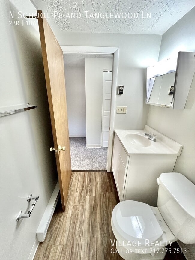 Building Photo - 343 N School Pl