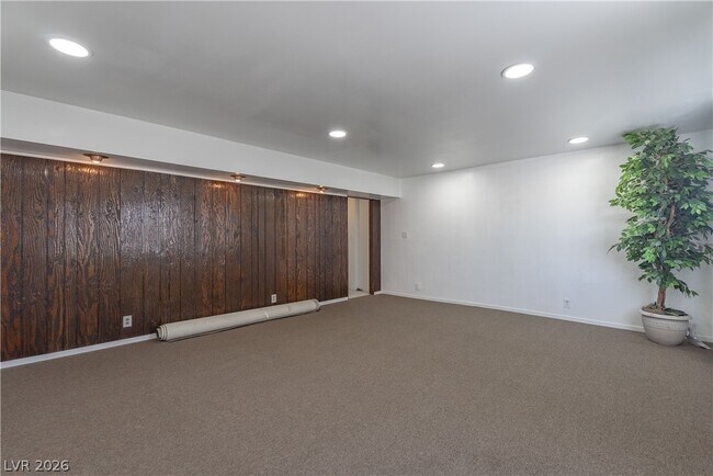 Building Photo - 2298 Golden Arrow Dr