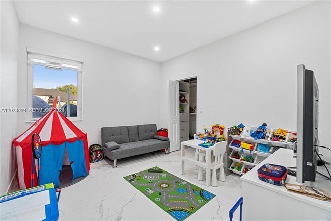 Building Photo - 13305 SW 190th Terrace