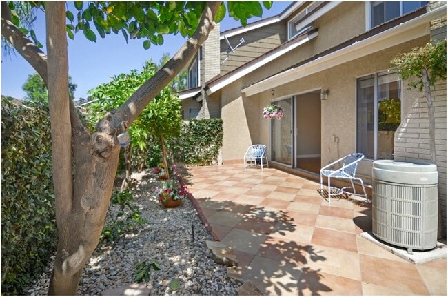 Building Photo - SPECTACULAR WOODBRIDGE HOME!!!