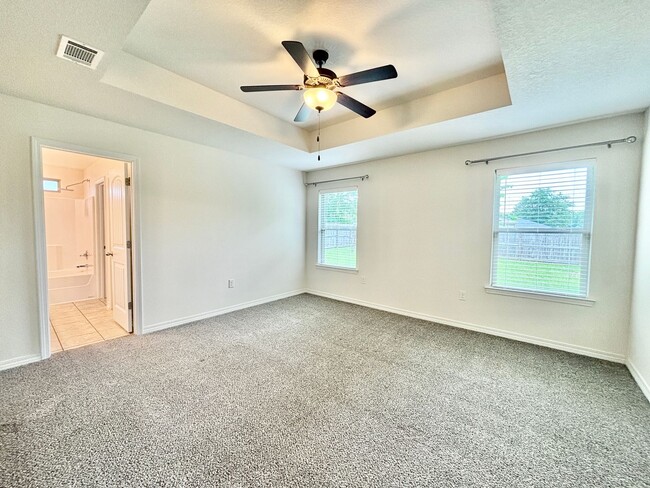 Building Photo - 5637 Peach Dr