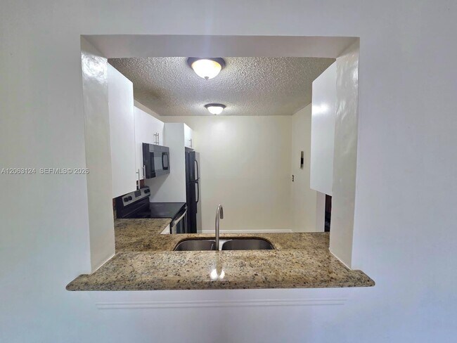 Building Photo - 482 NW 165th St