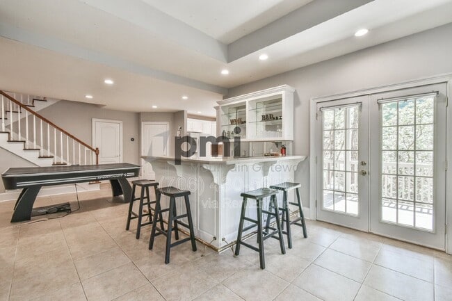 Building Photo - 373 Dach Bruche Gasse