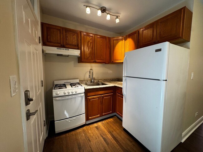 Building Photo - 1 Bedroom in Prime Location Near Loyola Park & Beach!