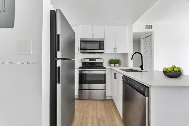 Building Photo - 620 SW 10th St