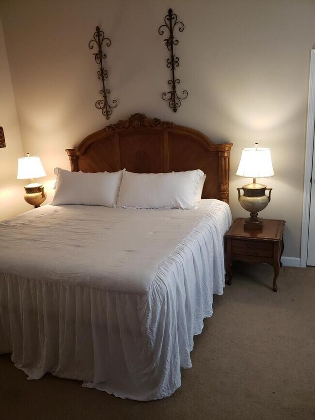 Building Photo - The Woodlands Subdivision/ Level Plains .... COMPLETELY FURNISHED WITH POOL!!!