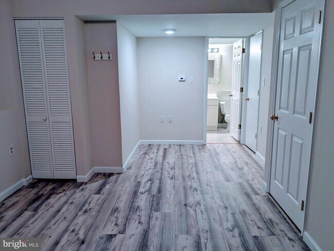 Building Photo - 8856 Youngsea Pl