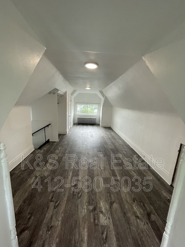Building Photo - 2311 Valera Ave