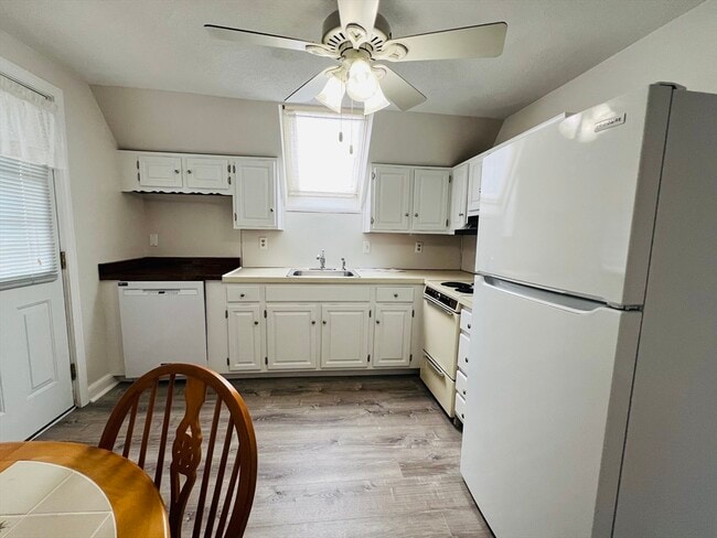 Primary Photo - 153A Belmont St