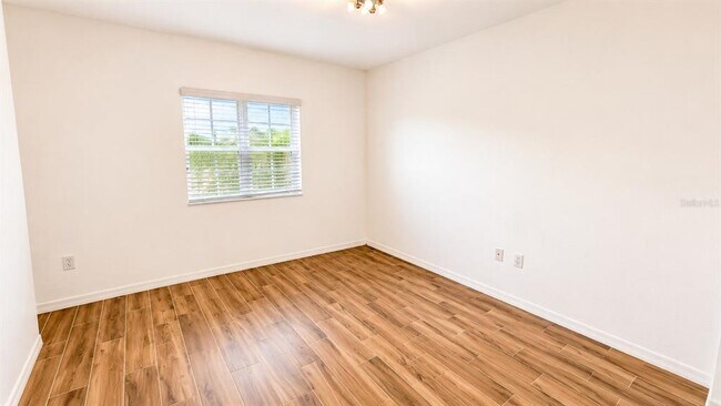 Building Photo - 1064 N Tamiami Trl