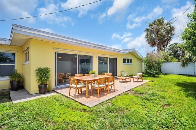 Building Photo - MAXIMO MOORINGS 3/2/2 HOME NEAR ST. PETE B...