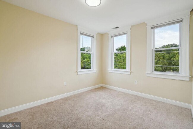 Building Photo - 4528 4th St NW
