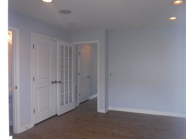 Building Photo - 188 Drexel Ct