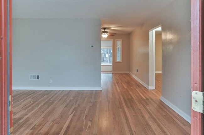 Building Photo - Charming Single Family in Camp Hill