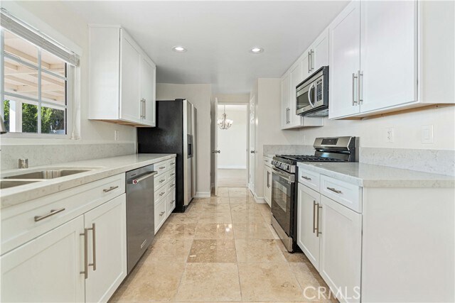 Building Photo - 30127 Vía Borica