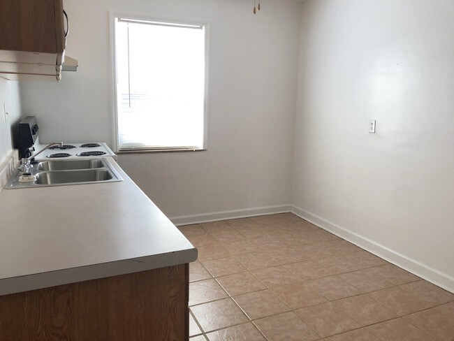 Building Photo - 108 Elizabeth St