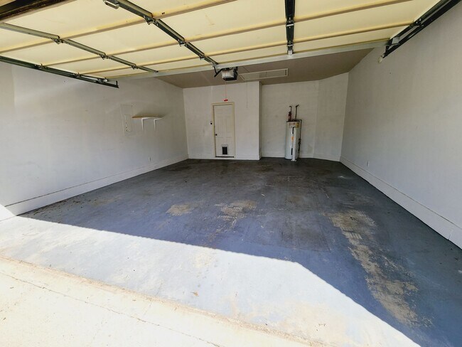 Building Photo - 446 Savannah Cove
