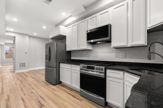 Building Photo - 226 N Collington Ave