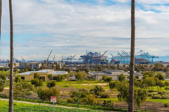 Building Photo - San Pedro Unit with Spectacular Ocean/Mari...