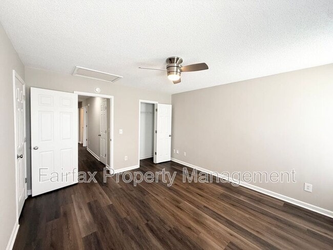 Building Photo - 201 Ridge Lake Dr