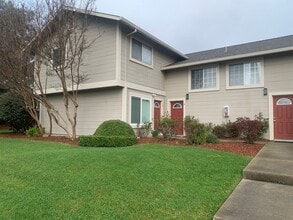 Building Photo - Updated Fairfield Apartment