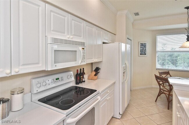 Building Photo - 3830 Sawgrass Way