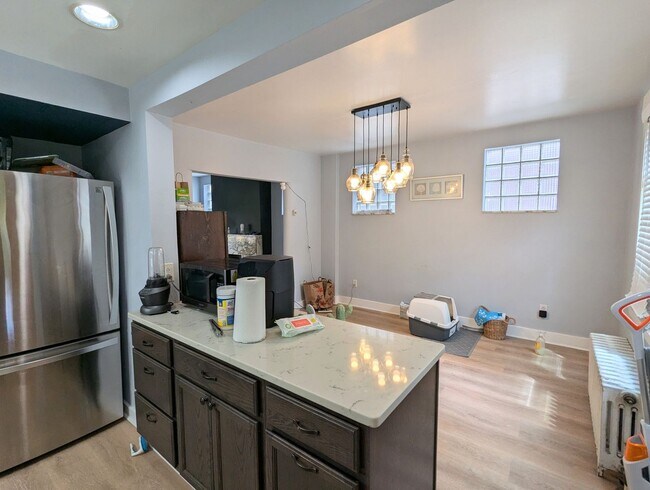 Building Photo - Cozy 3 bedroom 1 Bathroom Home (Squirrel Hill South)