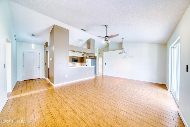 Building Photo - 5628 Loma Vista Dr W