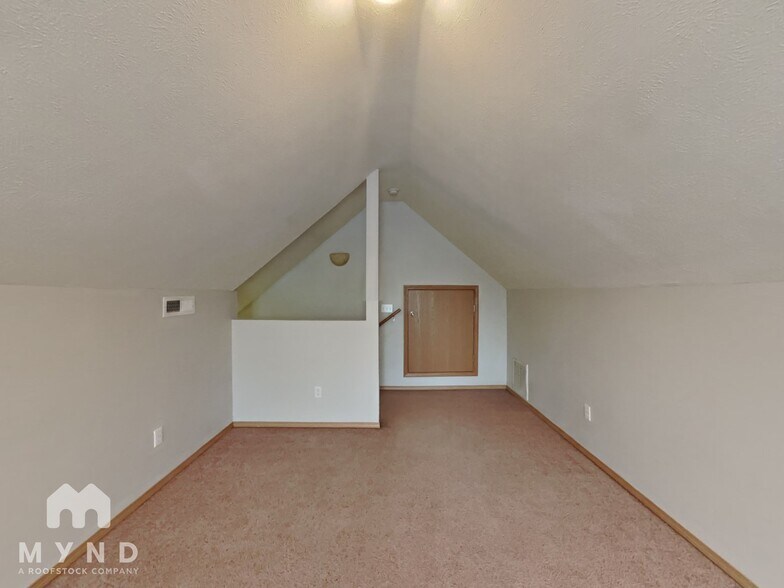 Building Photo - 1112 S Saratoga Ave