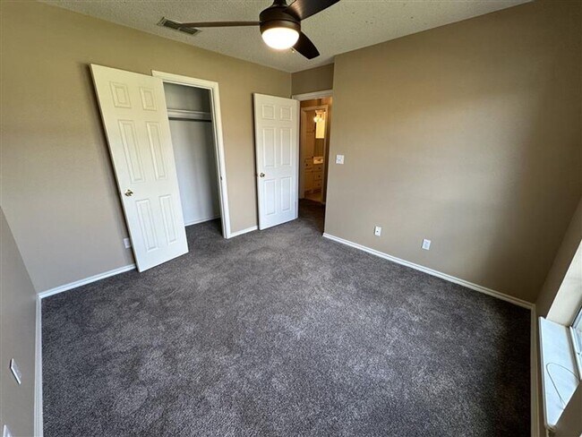 Building Photo - 2305 Haverhill Dr
