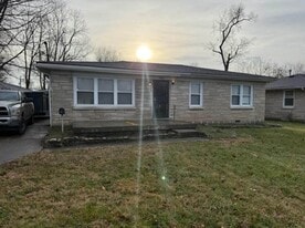 Building Photo - 4405 Lynnview Dr