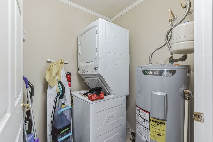 Building Photo - 1208 Seachase Ln