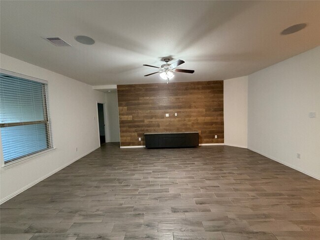 Building Photo - 210 Emory Birch