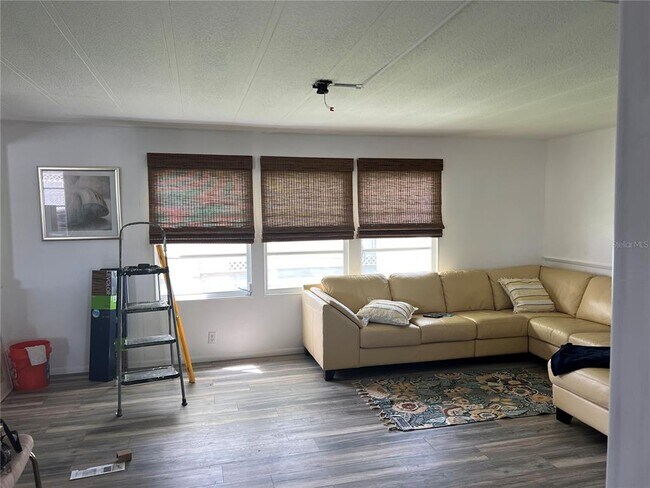 Building Photo - 667 Sugar Palm St